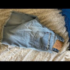 Vintage LEVIS // Cutoff Shorts